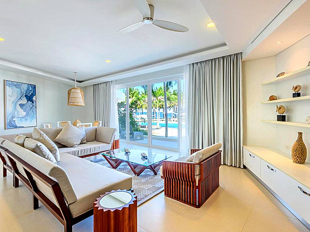 Aqua Boracay: Premier Suite One Bedroom Pool View with Bathtub