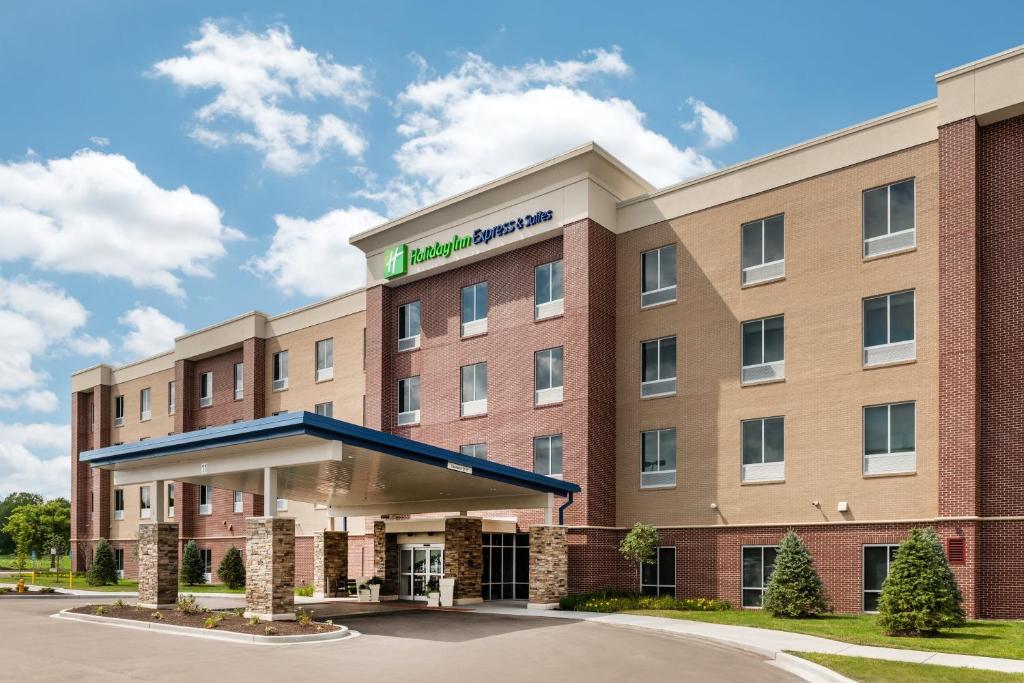 Holiday Inn Express & Suites St. Louis - Chesterfield, an IHG Hotel